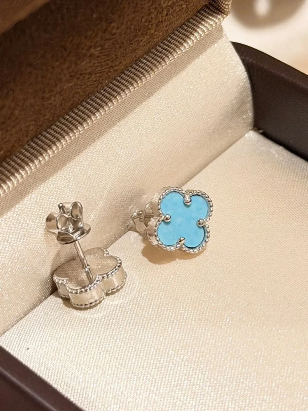 Van Cleef & Arpels Blue Earrings - Picture 5 of 5